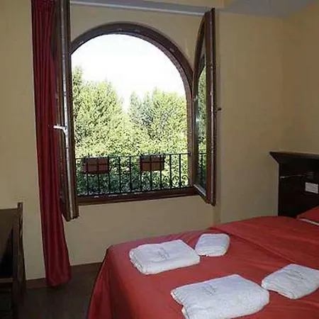 Cueva Restaurante Itariegos منزل ريفي *