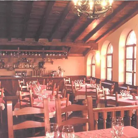 Hétvégi ház Cueva Restaurante Itariegos
